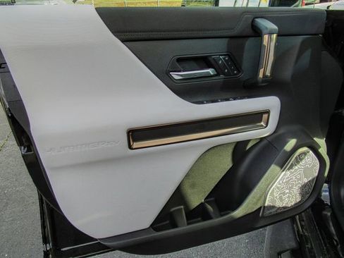 New 2025 GMC Hummer EV 3X w/ LPO, Dark Essentials Package image 15