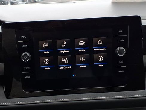 New 2026 Volkswagen Taos SE image 8