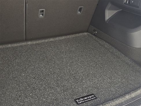 New 2026 Volkswagen Tiguan SE R-Line image 10