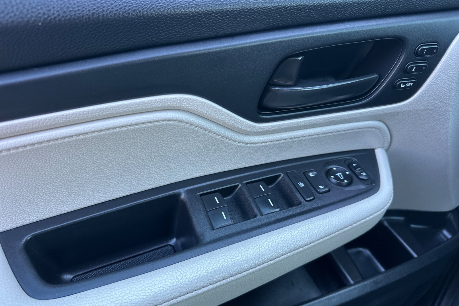 Used 2025 Honda Odyssey EX-L image 11