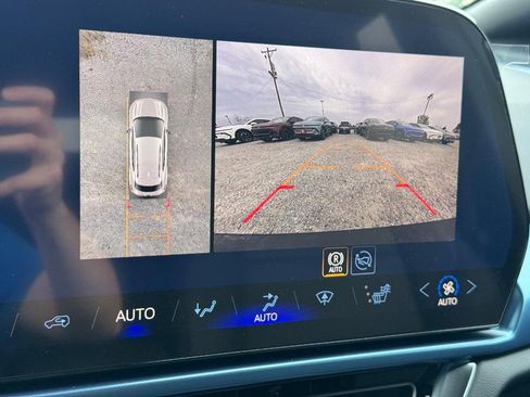 New 2026 Chevrolet Equinox EV LT image 16