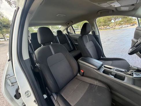 Used 2024 Nissan Sentra SV FWD image 12