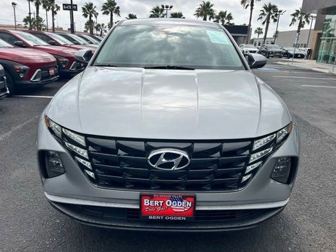 Used 2024 Hyundai Tucson SE FWD image 2