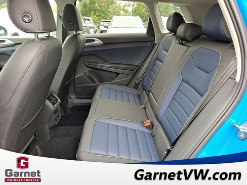 New 2025 Volkswagen Taos SEL image 5