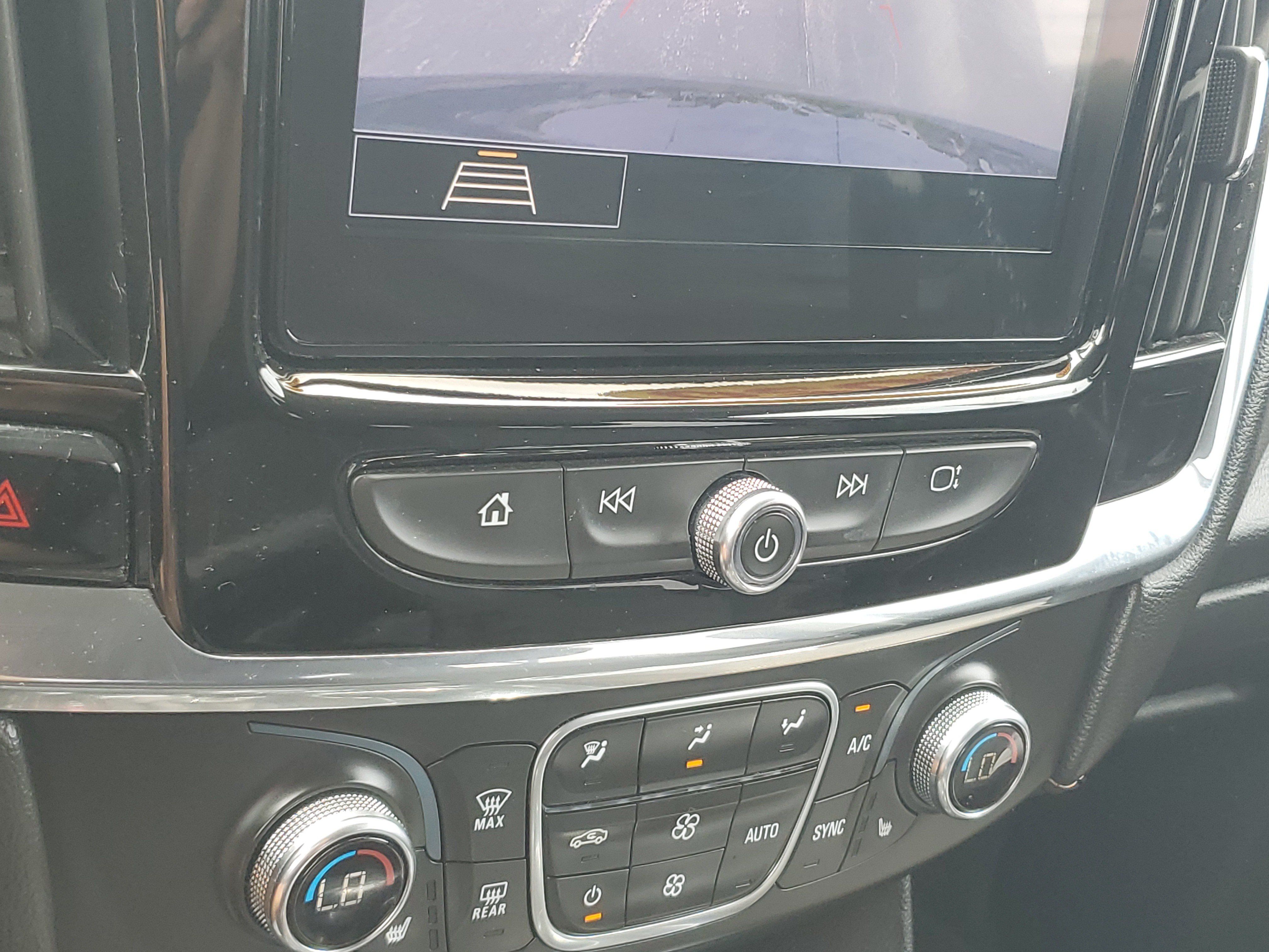 Used 2020 Chevrolet Traverse LT FWD image 29