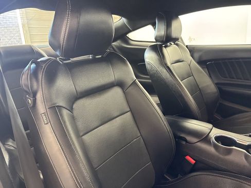 Used 2020 Ford Mustang Premium image 22