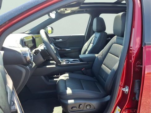 New 2026 Chevrolet Equinox LT w/ Convenience Package II FWD image 17