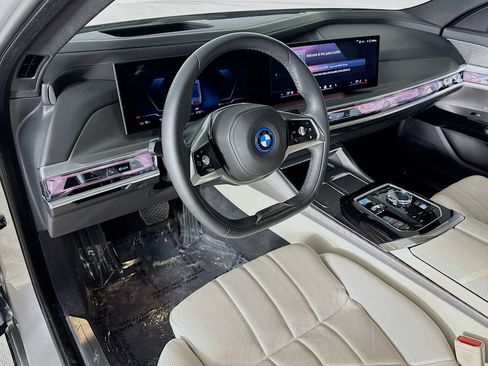 Certified 2023 BMW i7 xDrive60 image 9