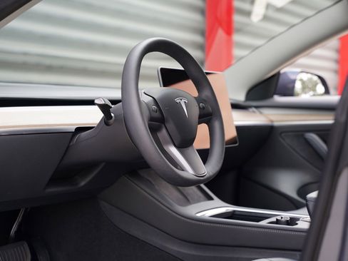 Used 2023 Tesla Model 3 Standard Range RWD image 14