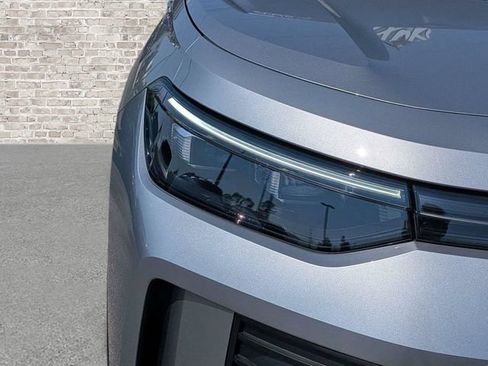 Certified 2025 Volkswagen Tiguan S FWD image 10