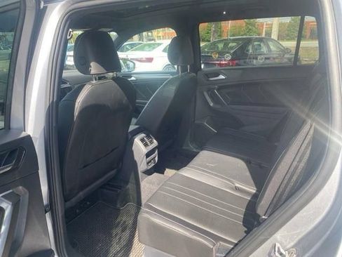 Used 2024 Volkswagen Tiguan SE R-Line AWD/4WD image 7