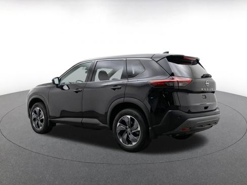 Used 2025 Nissan Rogue SV AWD/4WD image 7