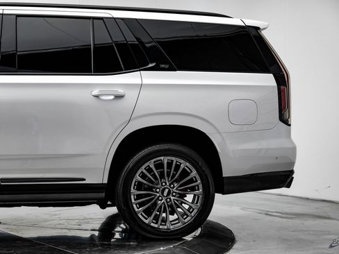 Used 2023 Cadillac Escalade V image 7