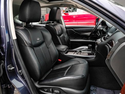 Used 2011 INFINITI M37 w/ Sport Pkg RWD image 37