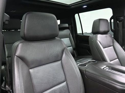 Used 2023 Chevrolet Suburban LT w/ LT Signature Plus Package AWD/4WD image 27