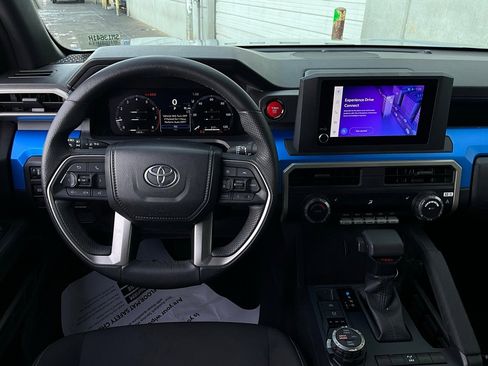 Used 2025 Toyota Tacoma TRD Off-Road image 12