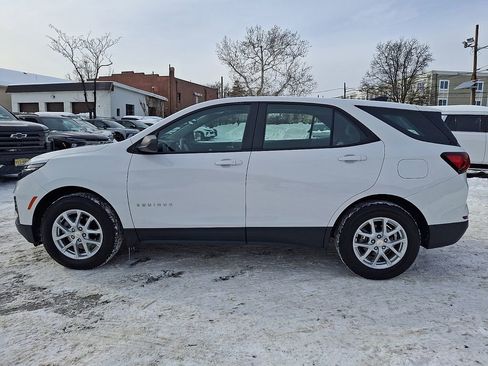 Used 2024 Chevrolet Equinox LS image 5