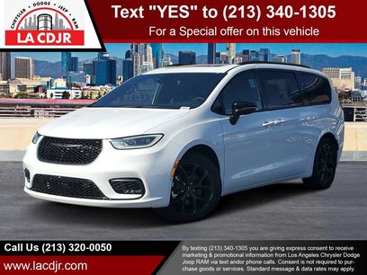 Used 2025 Chrysler Pacifica Limited