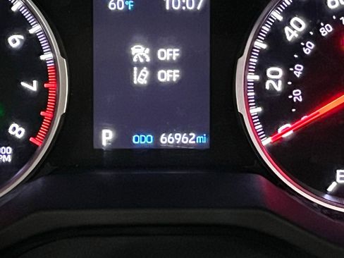 Used 2022 Toyota RAV4 XLE w/ Convenience Package AWD/4WD image 28