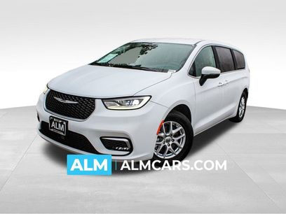 Used 2023 Chrysler Pacifica Touring-L