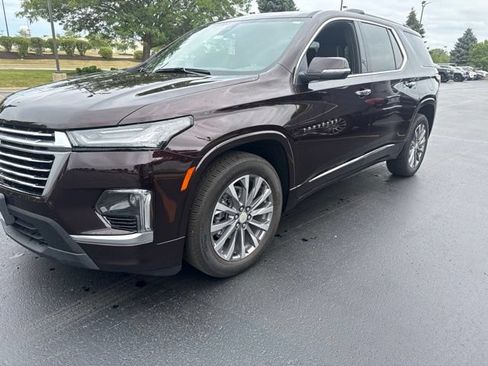 Used 2023 Chevrolet Traverse Premier AWD/4WD image 1