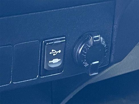 Certified 2018 Toyota RAV4 XLE FWD image 30