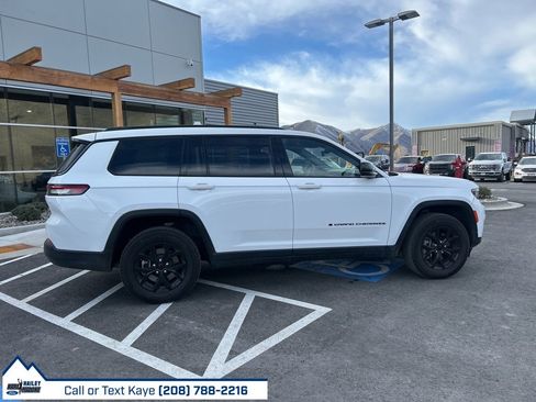 Used 2024 Jeep Grand Cherokee L Laredo image 8