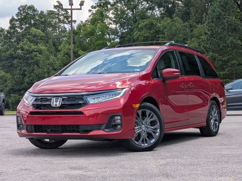 Used 2026 Honda Odyssey Touring image 4