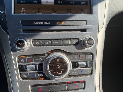 Used 2017 Lincoln MKZ Select image 17