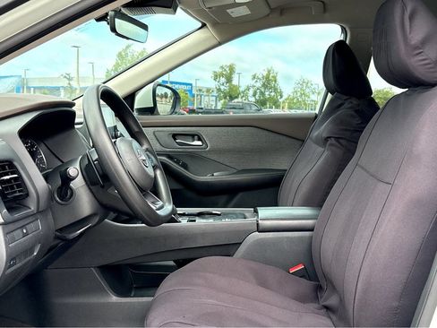 Used 2023 Nissan Rogue SV FWD image 9