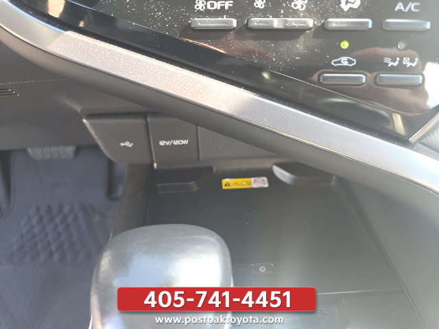 Used 2024 Toyota Camry XLE FWD image 19