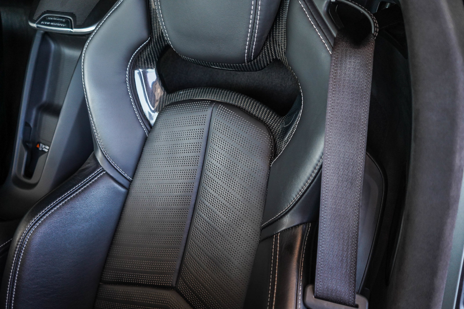Used 2022 Chevrolet Corvette Stingray Premium Conv w/ Z51 Performance Package RWD image 25