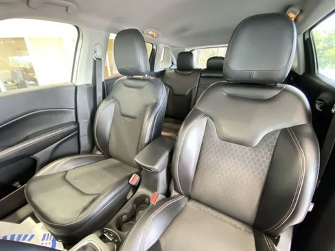 Used 2018 Jeep Compass Latitude w/ Popular Equipment Group AWD/4WD image 14