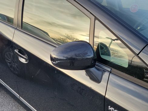 Used 2014 Toyota Prius Three image 12