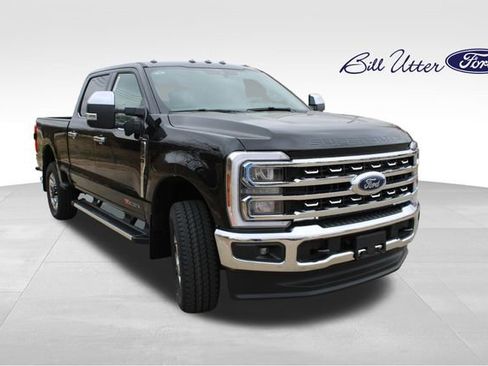 New 2026 Ford F250 Lariat w/ Chrome Package image 2