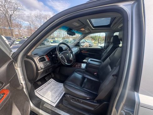 Used 2013 Chevrolet Avalanche LTZ AWD/4WD image 52