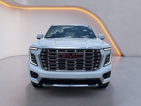 Used 2025 GMC Yukon XL Denali AWD/4WD image 8