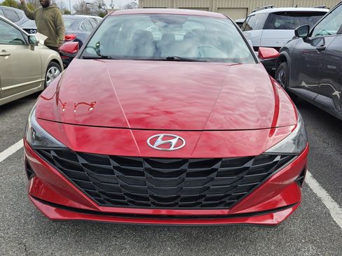 Used 2023 Hyundai Elantra SEL image 2