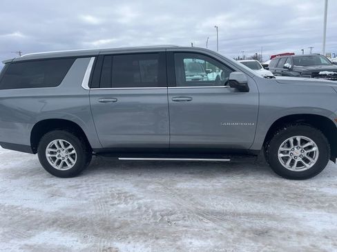 New 2026 Chevrolet Suburban LS image 8
