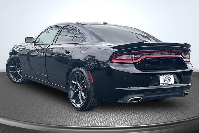 Used 2022 Dodge Charger SXT w/ Blacktop Package RWD image 2