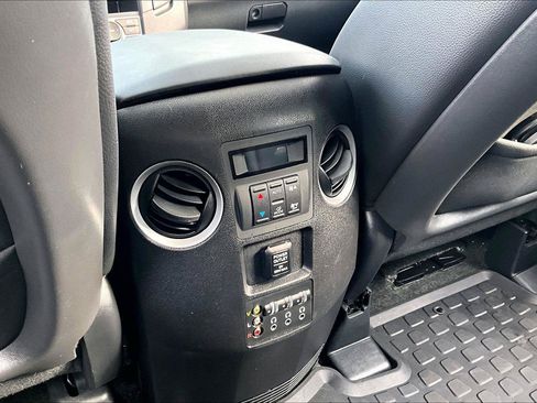 Used 2015 Honda Pilot Touring image 11