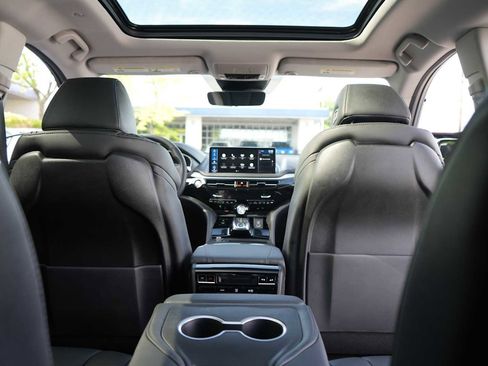 Certified 2025 Acura MDX SH-AWD image 36