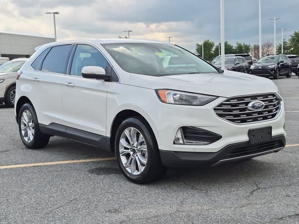 Used 2024 Ford Edge Titanium AWD/4WD image 2