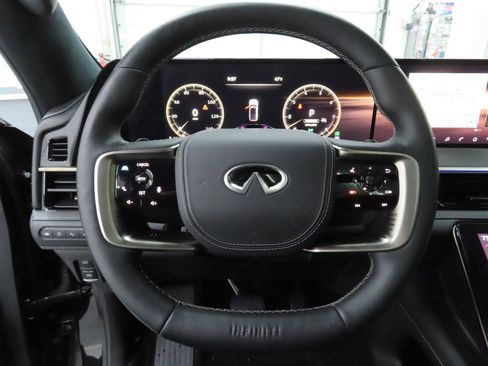 Used 2025 INFINITI QX80 Autograph image 13