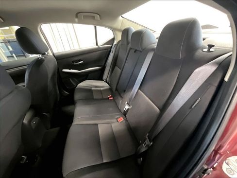 Used 2021 Nissan Sentra SV FWD image 15