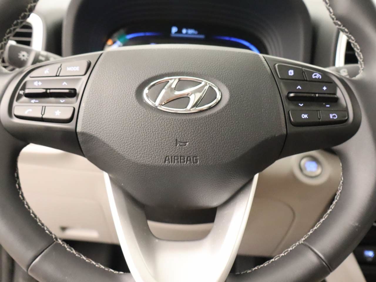 Used 2026 Hyundai Venue SEL FWD image 12