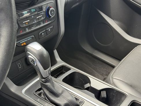 Used 2018 Ford Escape SEL image 19