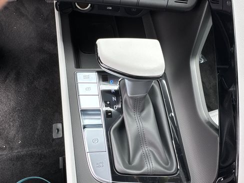 New 2026 Hyundai Elantra Limited image 23