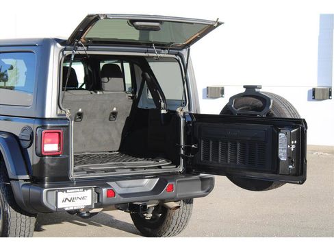 Used 2021 Jeep Wrangler Unlimited Sahara image 30