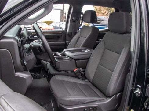 Used 2025 Chevrolet Silverado 1500 LT image 10